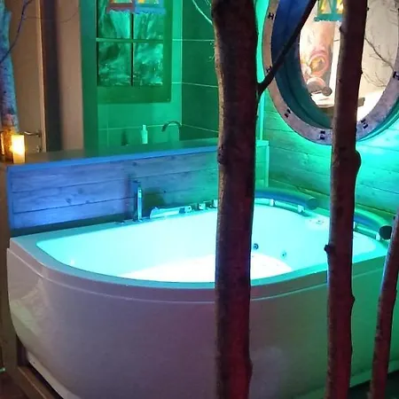 Гостевой дом Francorchamps Guest House, Chambres Avec Ou Sans Jacuzzi Мальмеди