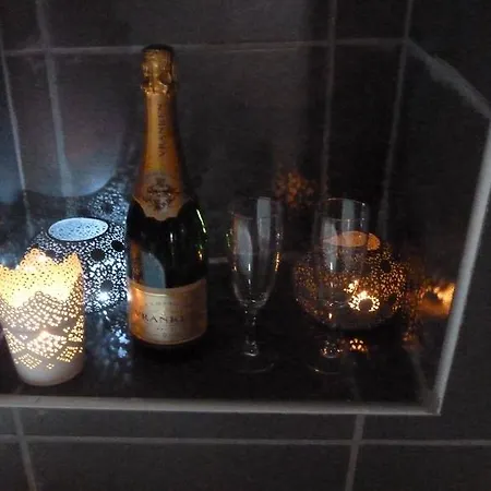 Francorchamps Guest House, Chambres Avec Ou Sans Jacuzzi Maison d'hôtes
