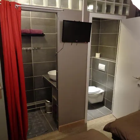 Francorchamps Guest House, Chambres Avec Ou Sans Jacuzzi 3* Мальмеди